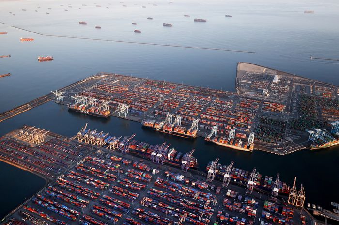 Supply Chain Delays Hit the Stock Market